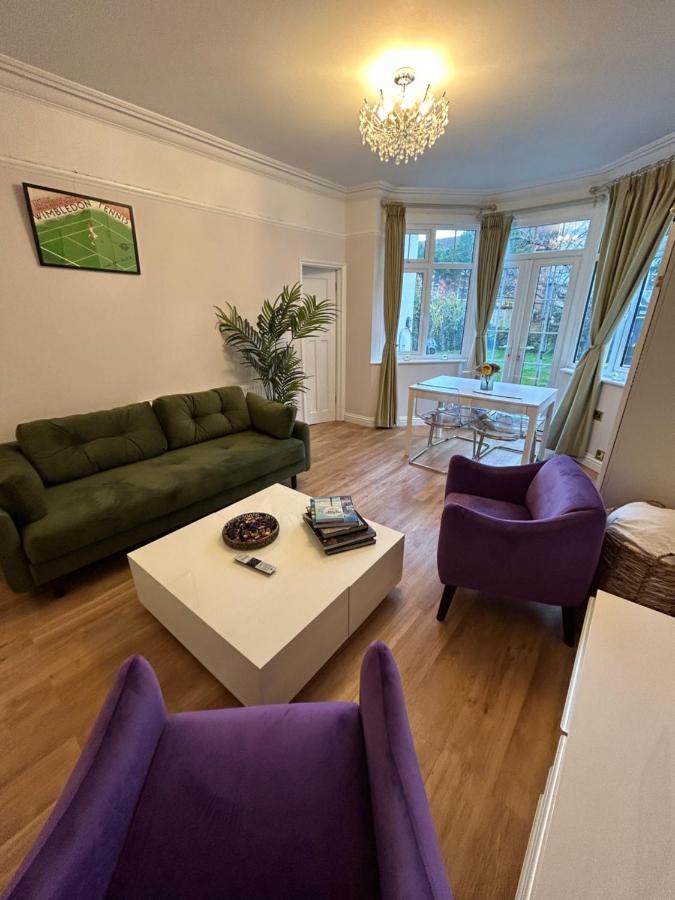 Lovely Garden Apartment In Wimbledon Town Centre With Private Parking By Wimbledon Holiday Lets Londra Dış mekan fotoğraf