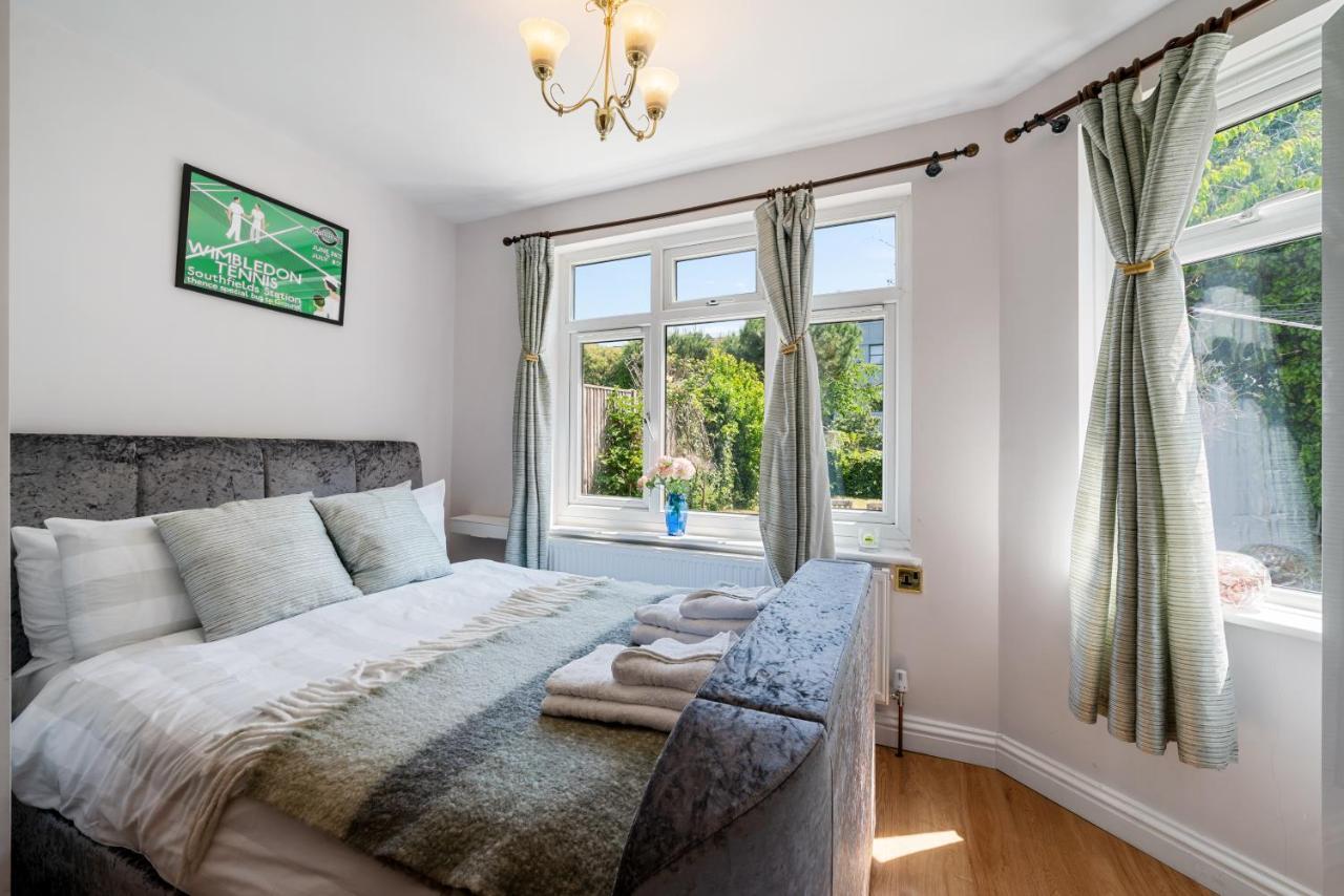 Lovely Garden Apartment In Wimbledon Town Centre With Private Parking By Wimbledon Holiday Lets Londra Dış mekan fotoğraf