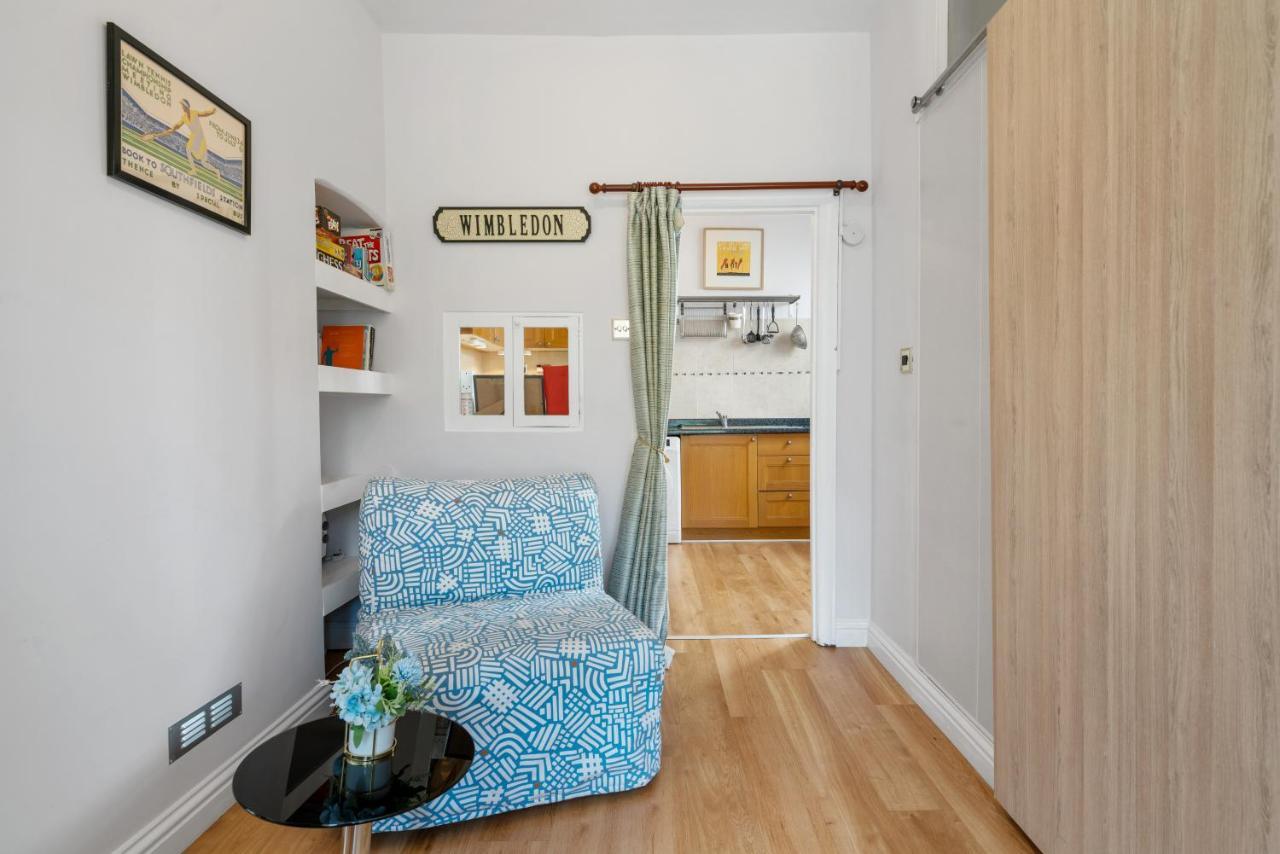 Lovely Garden Apartment In Wimbledon Town Centre With Private Parking By Wimbledon Holiday Lets Londra Dış mekan fotoğraf