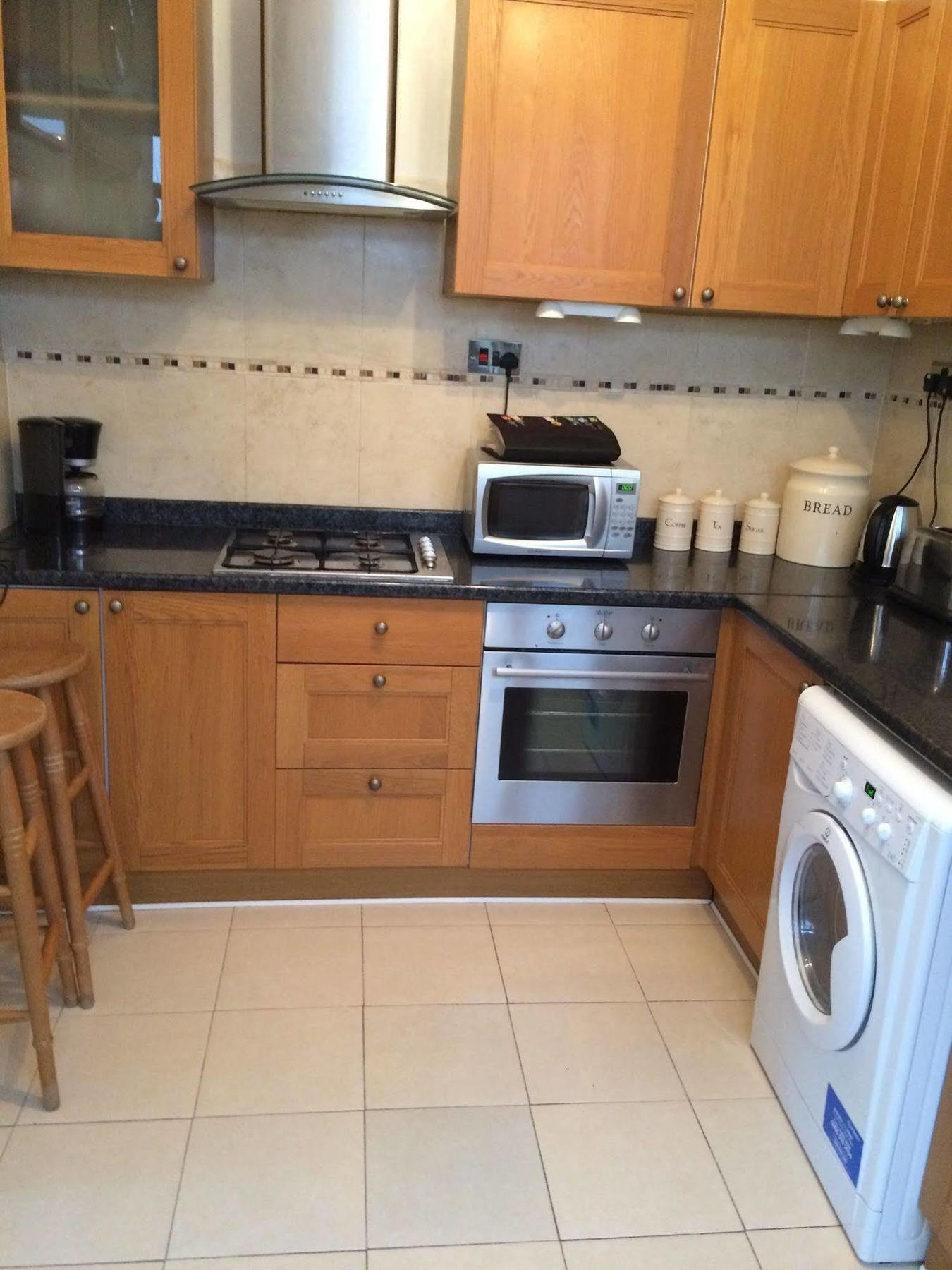Lovely Garden Apartment In Wimbledon Town Centre With Private Parking By Wimbledon Holiday Lets Londra Dış mekan fotoğraf