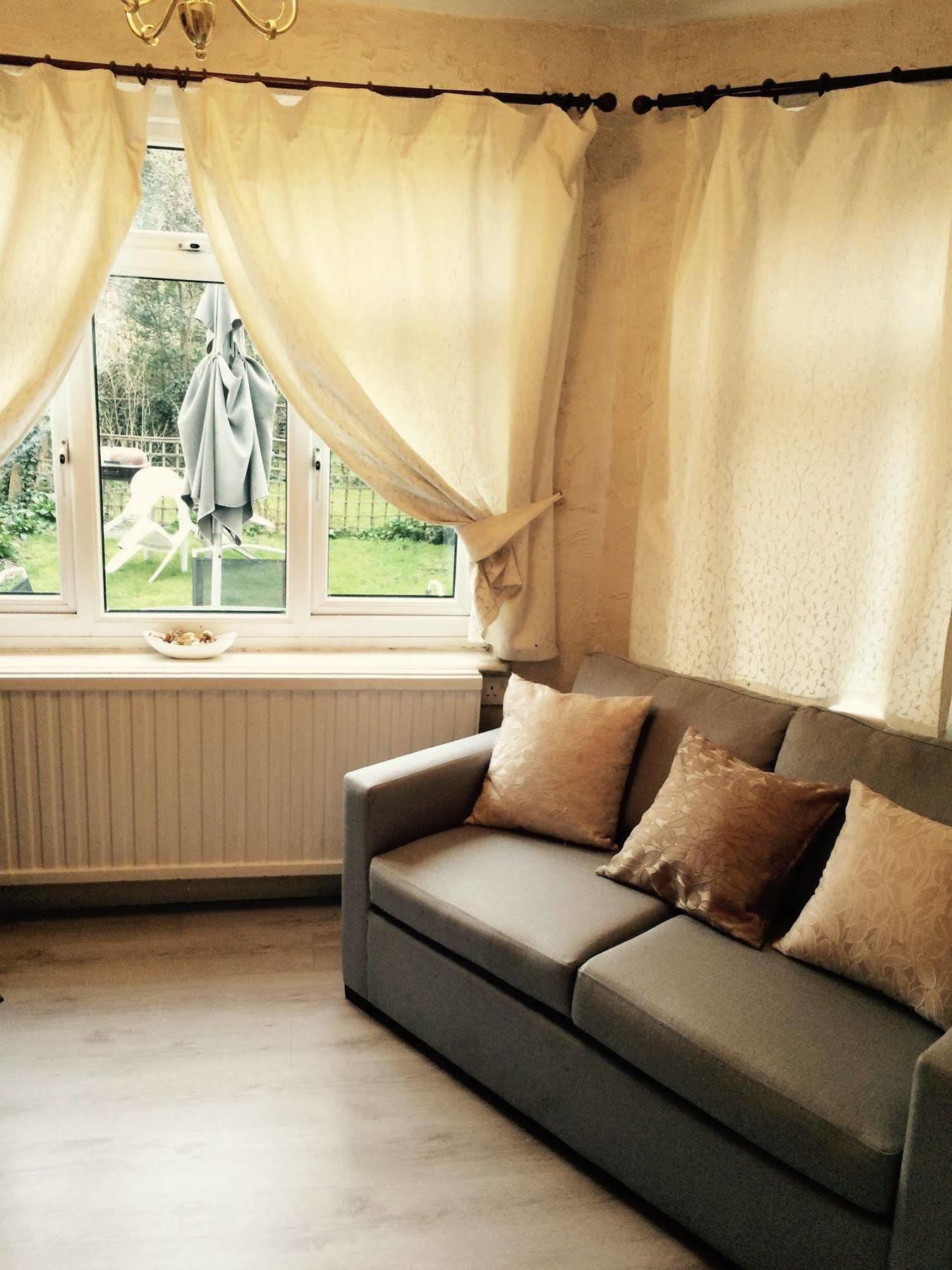 Lovely Garden Apartment In Wimbledon Town Centre With Private Parking By Wimbledon Holiday Lets Londra Dış mekan fotoğraf