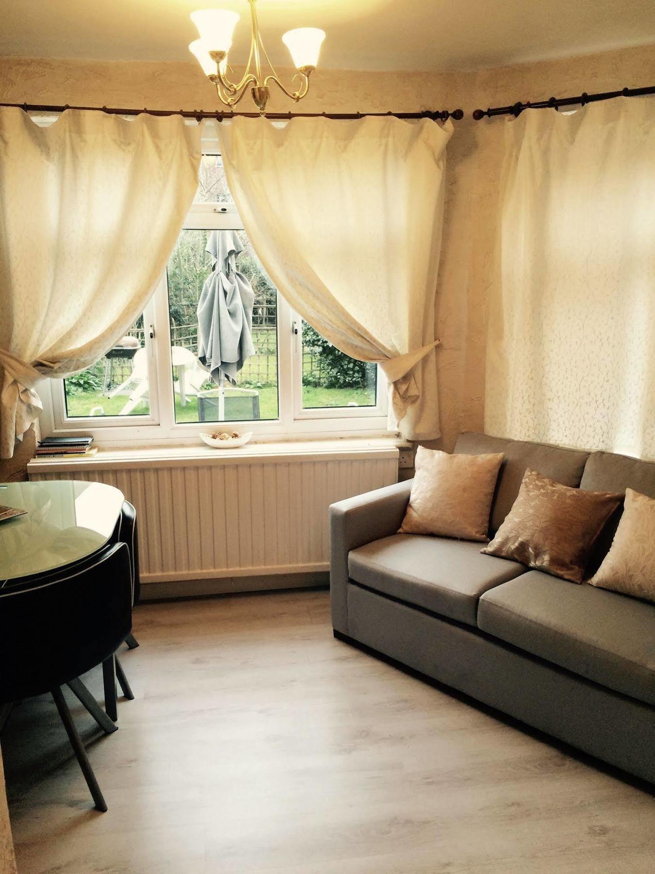 Lovely Garden Apartment In Wimbledon Town Centre With Private Parking By Wimbledon Holiday Lets Londra Dış mekan fotoğraf
